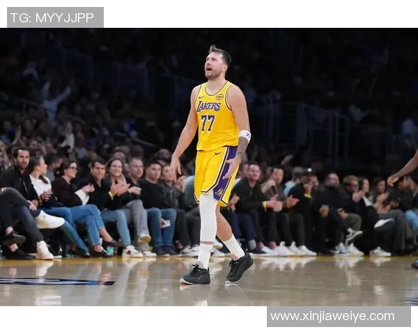 快船14胜3负，仍保持近期联盟最佳战绩，詹姆斯创纪录东契奇32+11